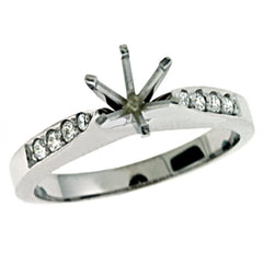 14 KT Rounds Shape White Gold Engagement Ring